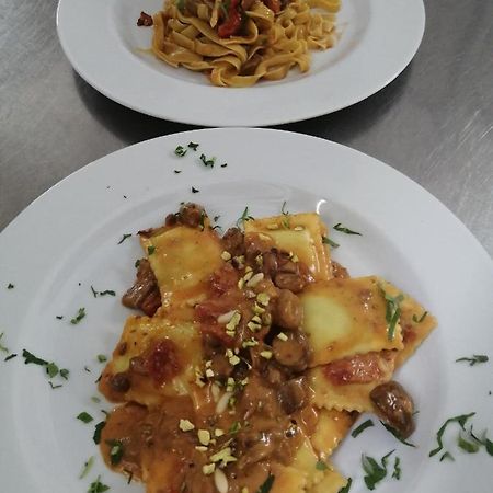 Guarcino Albergo Ristorante Giuliana מראה חיצוני תמונה